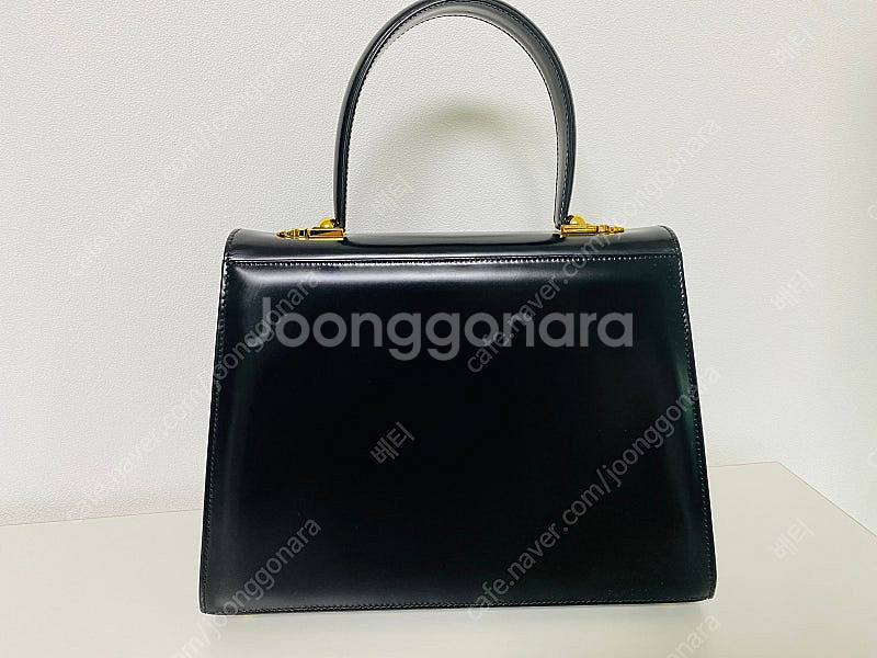 페라가모 아이코닉 탑핸들 가방--1