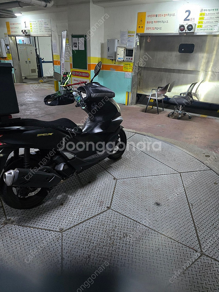pcx125. abs모델. 21년식 팝니다--2