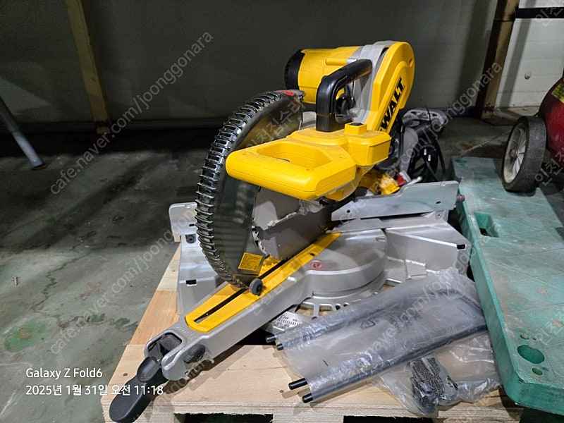 디월트슬라이딩각도절단기.계양2.5마력 콤푸레샤 이미지