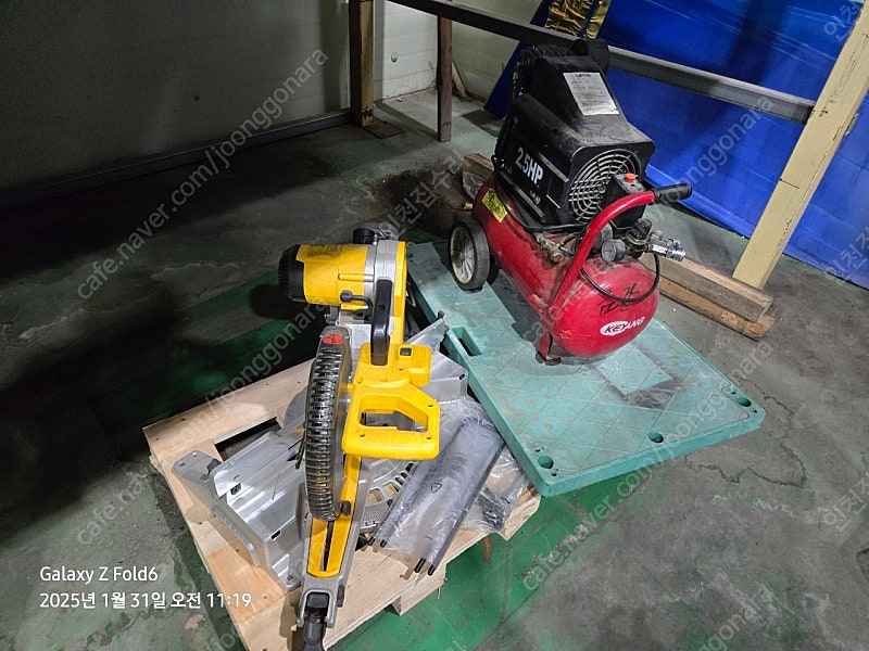 디월트슬라이딩각도절단기.계양2.5마력 콤푸레샤 이미지