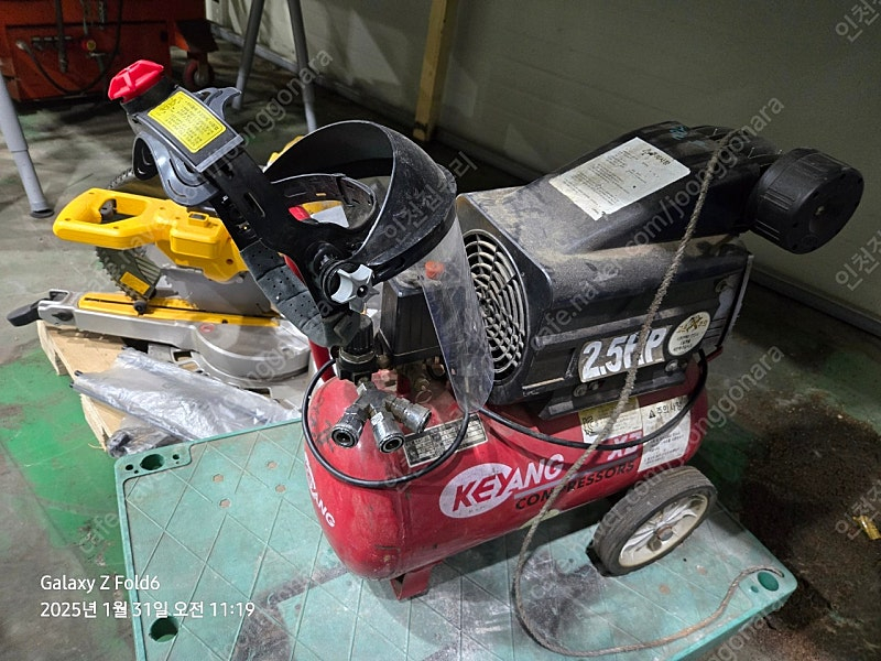 디월트슬라이딩각도절단기.계양2.5마력 콤푸레샤 이미지