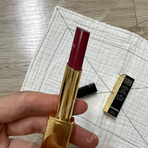 ROUGE ALLURE L EXTRAIT 샤넬 루쥬 알뤼르 렉스트레 824호