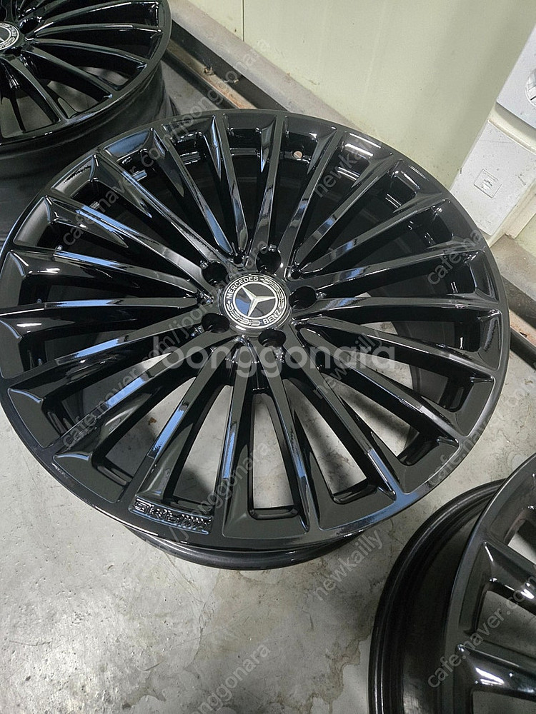 CLS450에 끼던 신형 마차휠 20인치 (유광블랙) ...--1