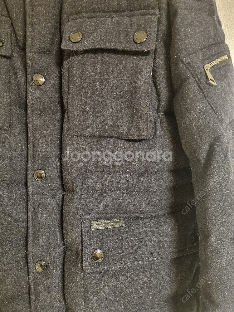 버버리 브릿 다크그레이 구스패딩--1