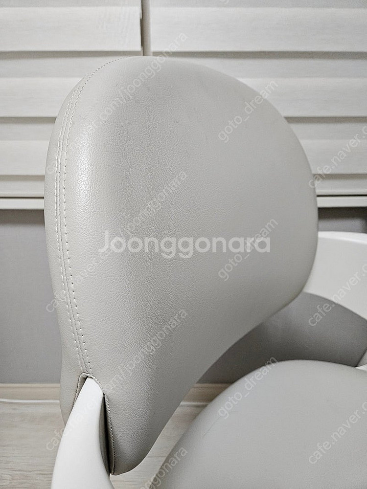 일룸 링고아이 인조가죽 의자 고정중심봉--3