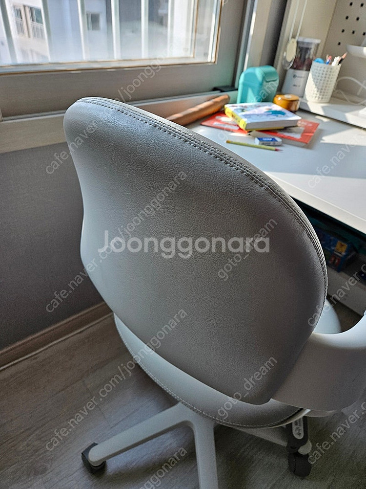 일룸 링고아이 인조가죽 의자 고정중심봉--4