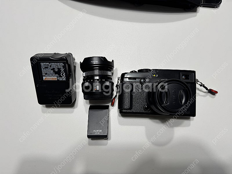 sss급 후지 x-pro3 + 렌즈2종 + 악세사리 (...--6
