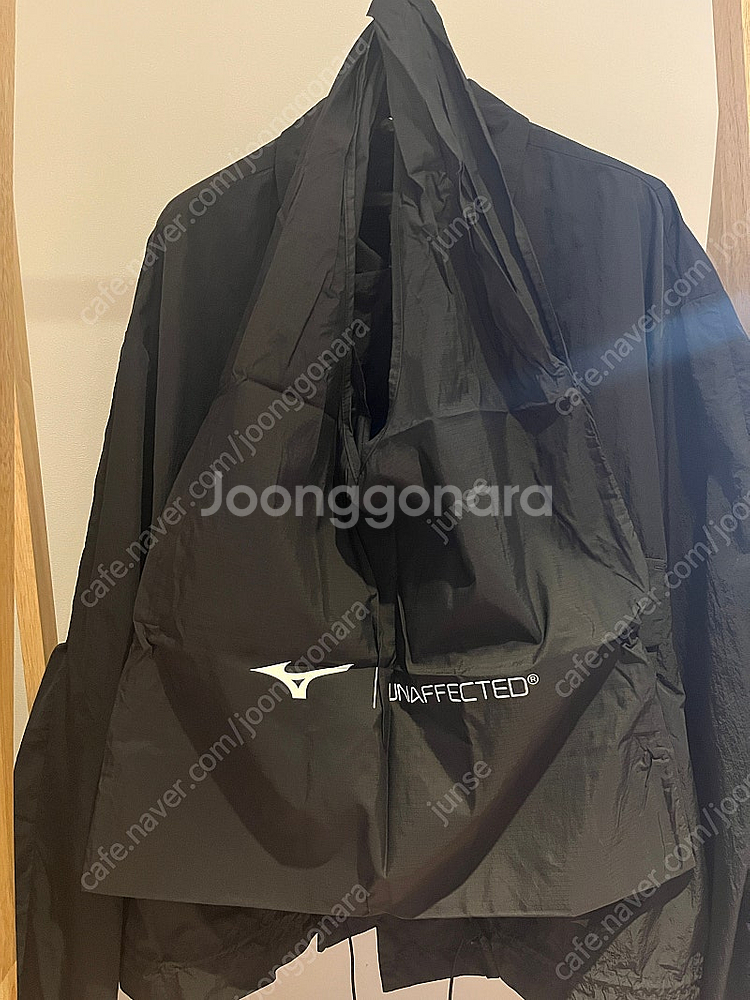 미즈노 x 언어팩티드 윈드 자켓--4