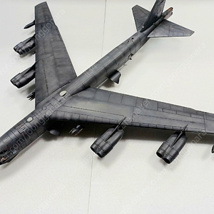 1/144 B-52 폭격기 프라모델 완성작 팝니다.