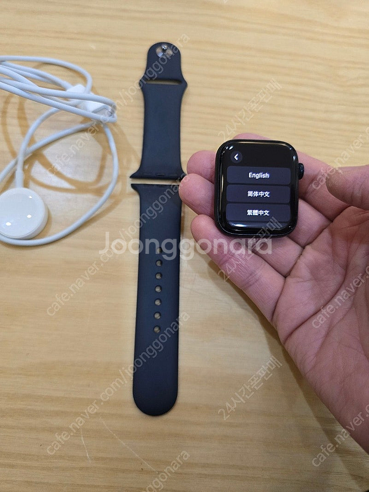 애플워치se2 44mm미드나잇 gps판매합니다--1