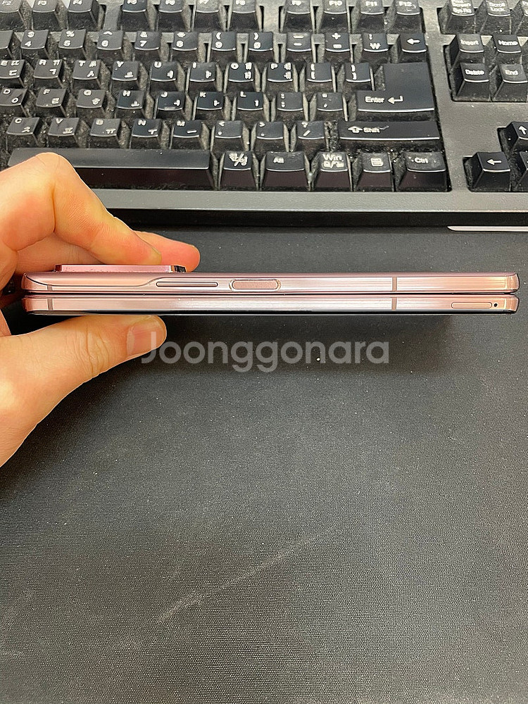 갤럭시Z폴드2 브론즈 256GB 상태좋은 중고26만팝니...--5