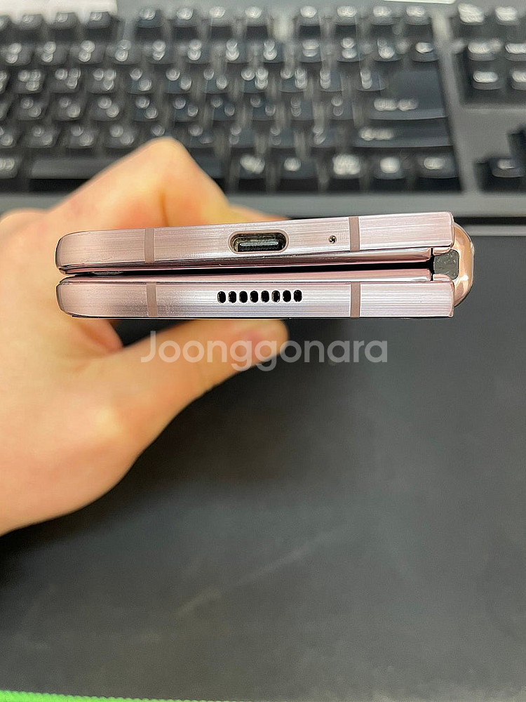 갤럭시Z폴드2 브론즈 256GB 상태좋은 중고26만팝니...--6