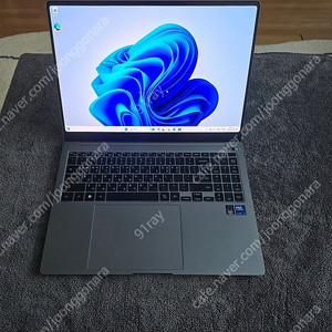 갤럭시북4 프로 울트라5(NT960XGQ-A51AG) 16인치 NvmeSSD1TB RAM16GB S+급 판매합니다! / 삼성케어플러스 가입 가능합니다!