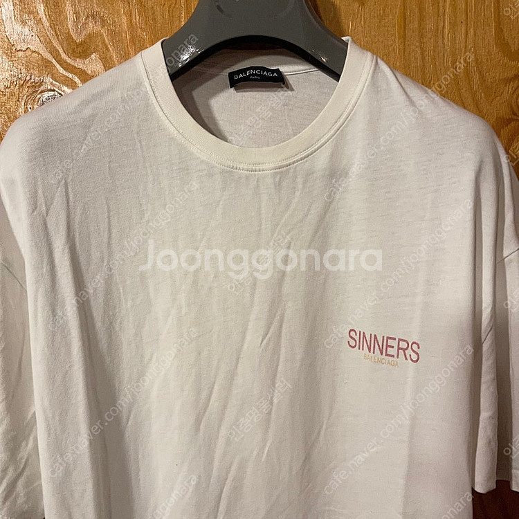 발렌시아가 시너스 반팔 티셔츠 판매 합니다..........지방시,셀린느,톰브라운--3