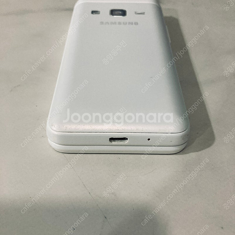 갤럭시 폴더2 화이트 32G 매우깨끗한기기 5만5천원 ...--2