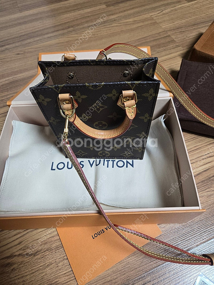 루이비통 쁘띠삭플라--1