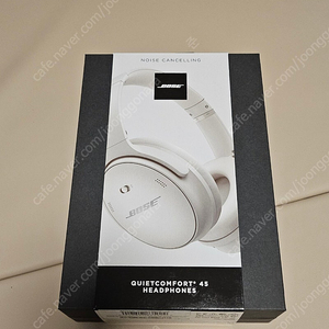 BOSE QC45 화이트 미개봉품 팝니다.