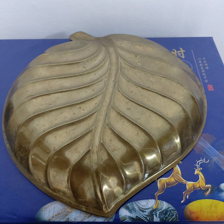 동 나뭇잎쟁반 이미지