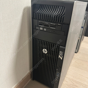 HP Z620 듀얼 CPU 데스크탑입니다.