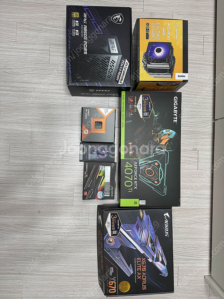 7950X3D 4070ti 컴퓨터 pc 본체 팝니다--2