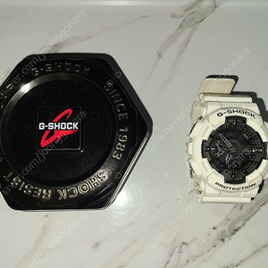 카시오 지샥 G-SHOCK GA-110-GW 팝니다.