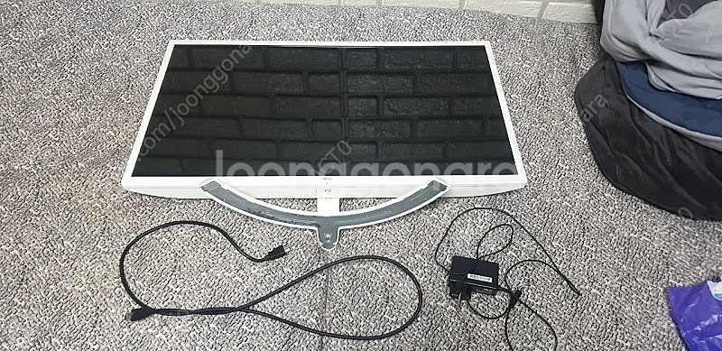 LG 32인치 모니터 팝니다.--0