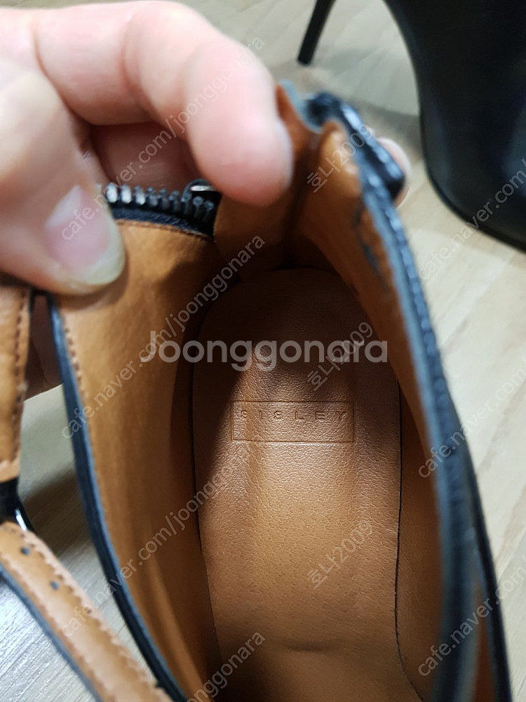 시슬리앵글부츠팝니다--3