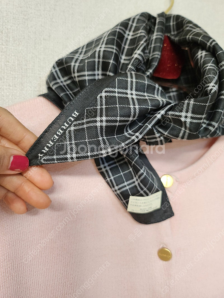 정품.burberry 쁘띠스카프.미사용. 텍스티커 그--2