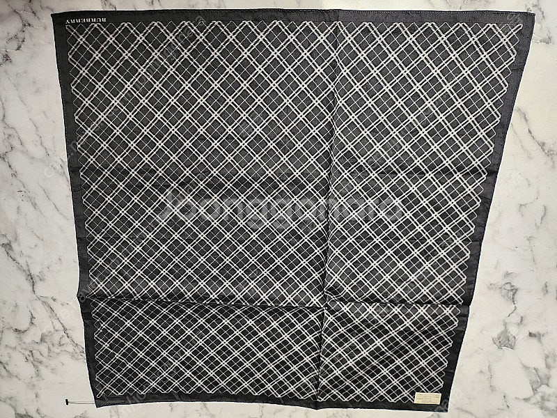 정품.burberry 쁘띠스카프.미사용. 텍스티커 그--4