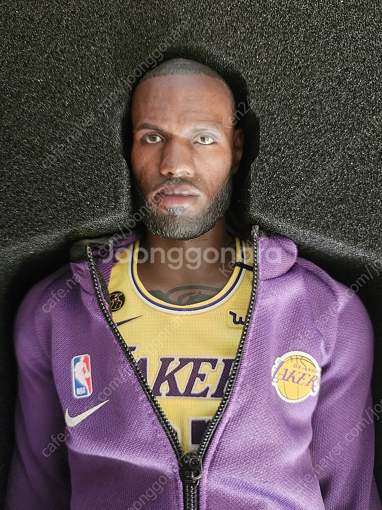 엔터베이NBA 르브론 제임스(레이커스) 판매합니다--3