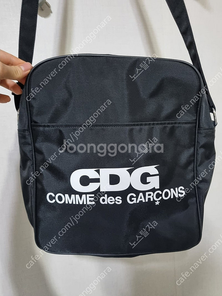 CDG 꼼데가르송 크로스백--1