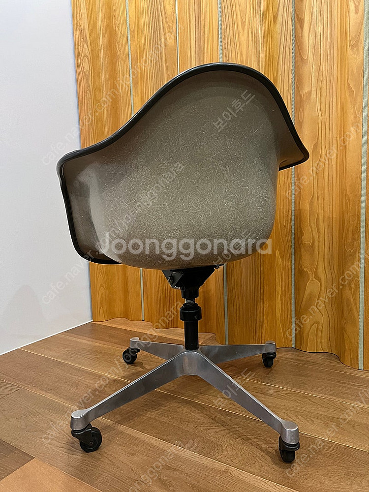 허먼밀러 Herman Miller 임스체어 (패브릭)--2