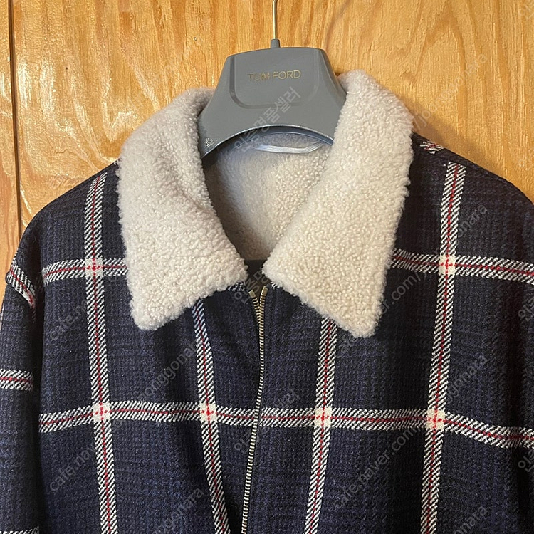 톰브라운 4바 양털 시어링 무스탕 팝니다. 이미지