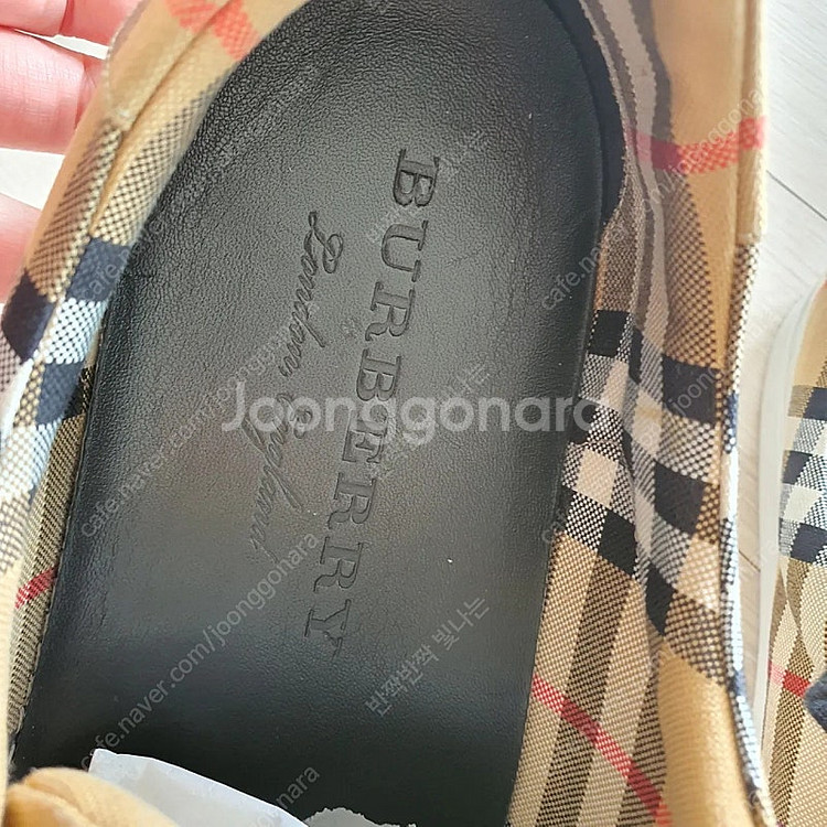 버버리 레인보우 스니커즈 EUR 44--4