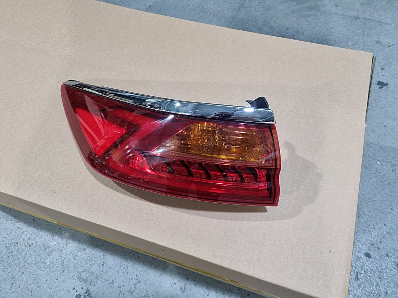 올뉴 K7 운전석 테일램프 후미등 이미지