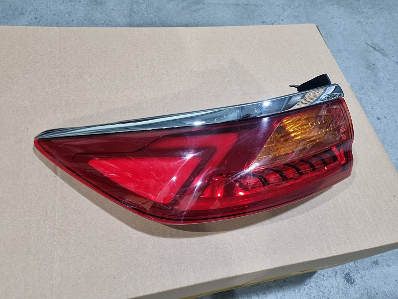 올뉴 K7 운전석 테일램프 후미등 이미지