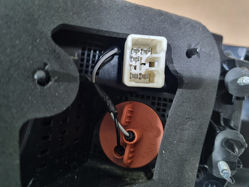 올뉴 K7 운전석 테일램프 후미등 이미지