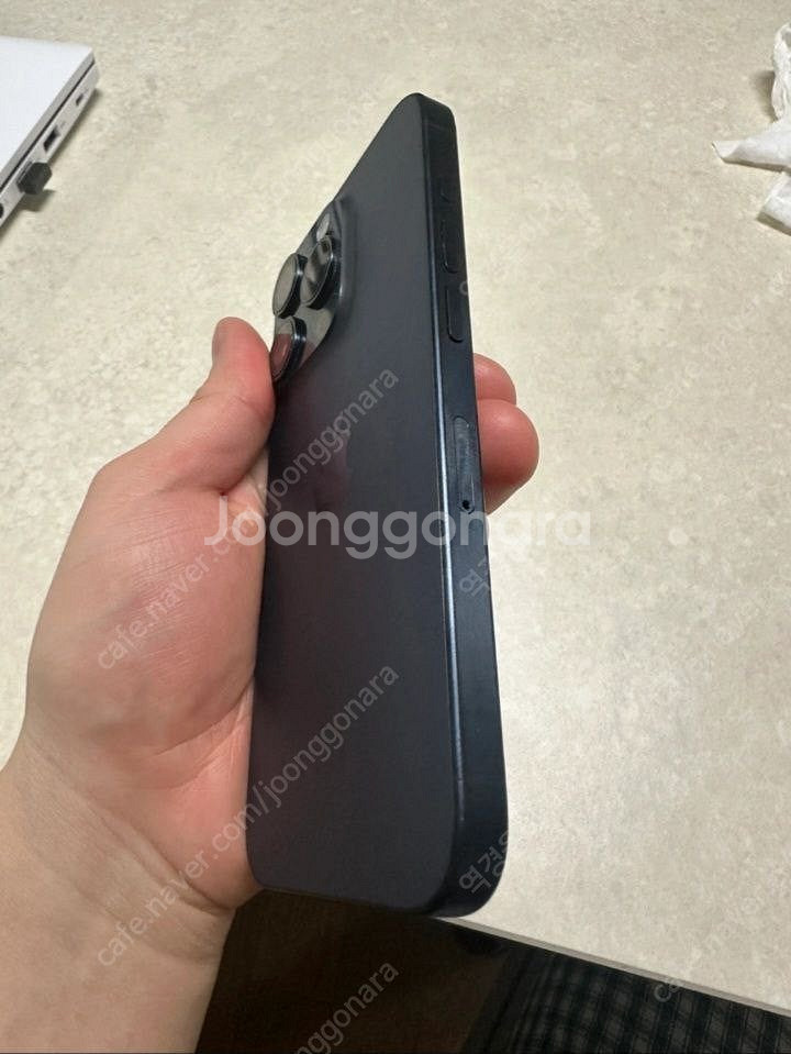아이폰15pro 128기가 티다늄블루 팝니다.--3
