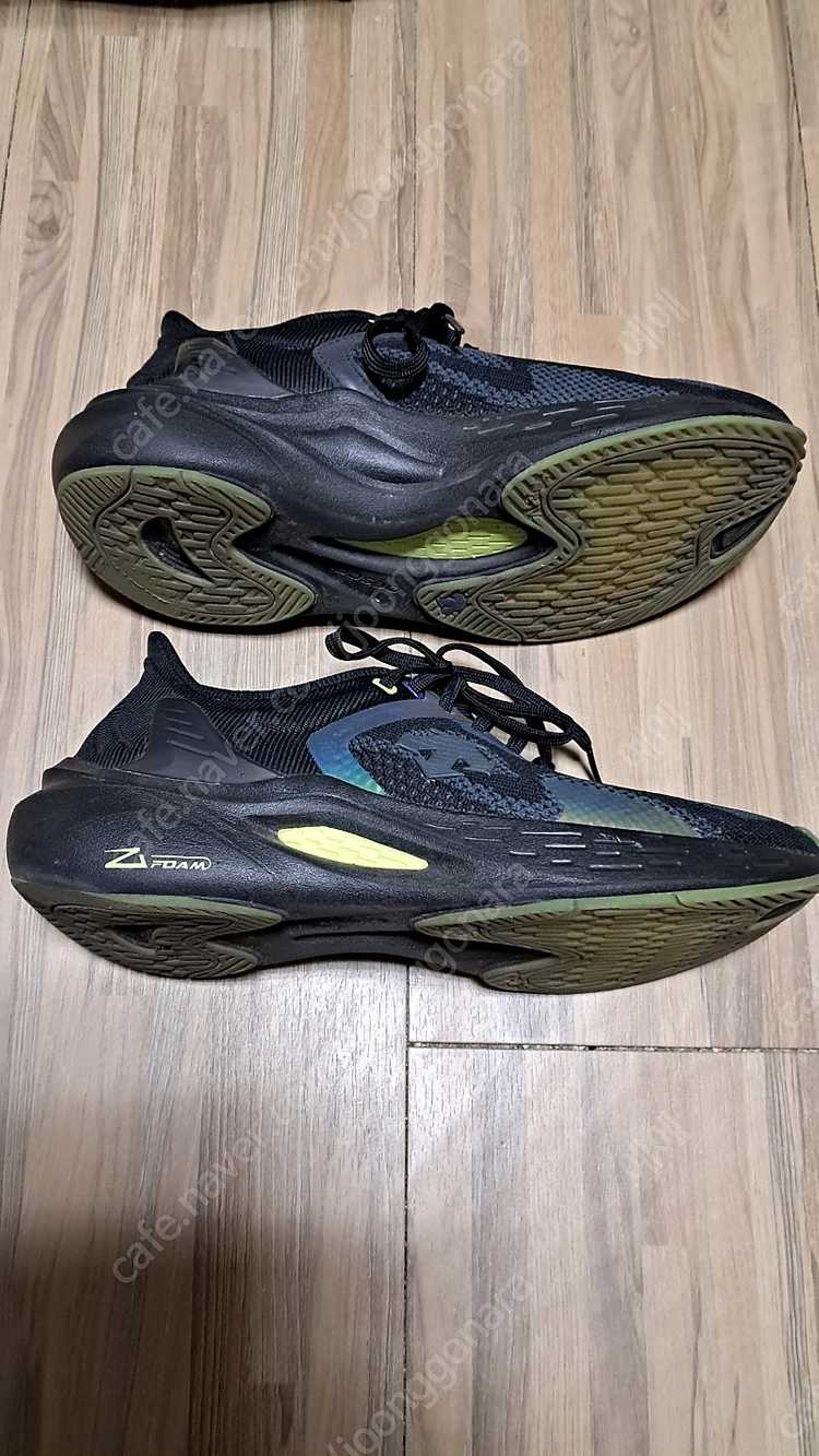 데상트 런닝화 운동화 245 3만원 이미지