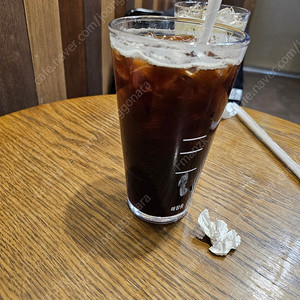 메가커피 아메리카노 핫 오늘까지 유효기간 팝니다. 900원