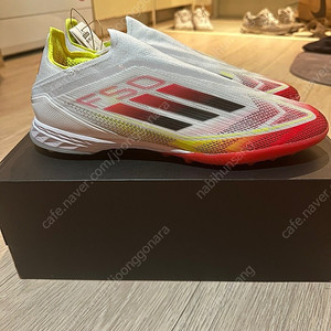 F50 PRO LL TF 풋살화 팝니다.