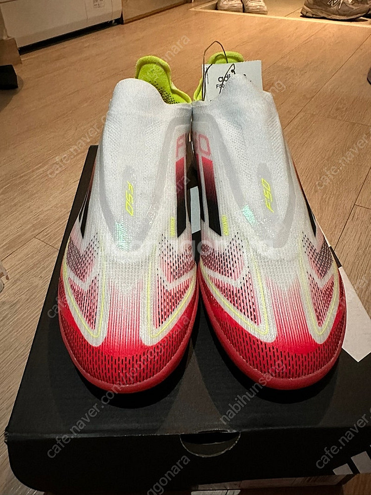 F50 PRO LL TF 풋살화 팝니다.--1