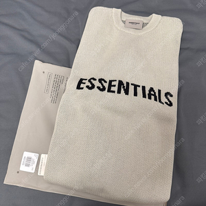 에센셜 니트 풀오버 스웨터 콘크리트 린넨 M 사이즈 Essentials 새제품 팝니다.