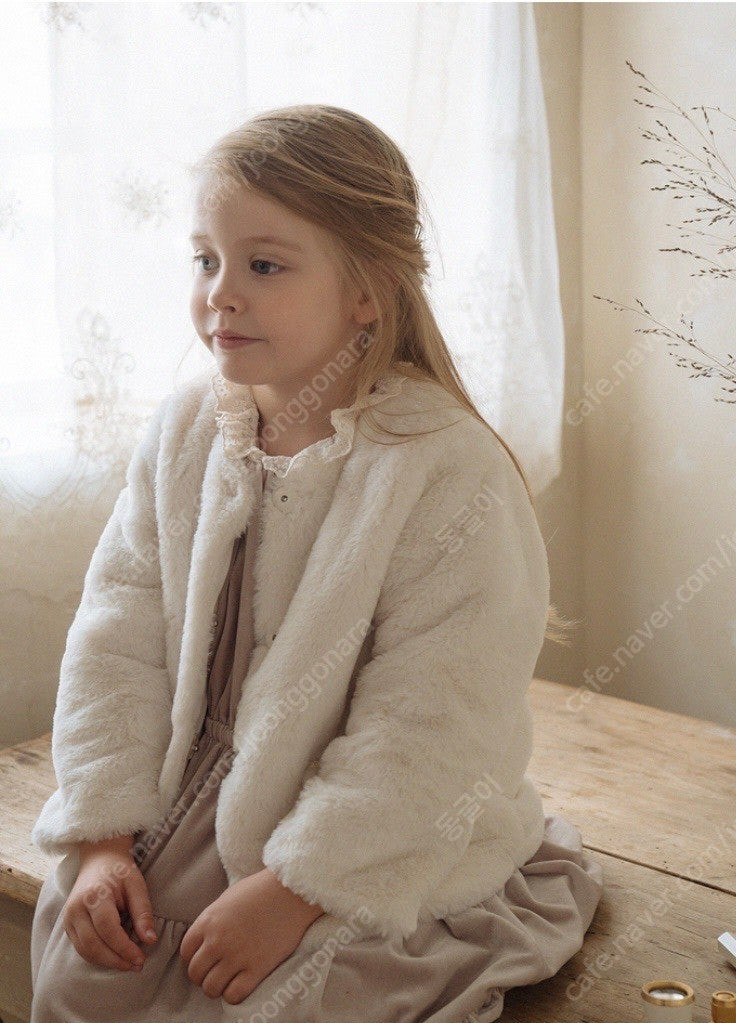 슈슈앤크라 자수 퍼 자켓 6y--1