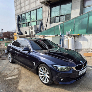 bmw 420i 그란쿠페 스페셜에디션 진청색(후기형) 46,800km 팝니다.