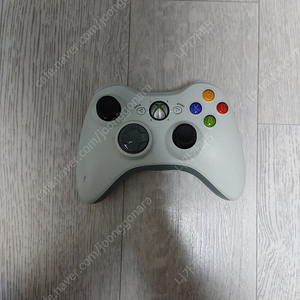 XBOX360 무선 컨트롤러판매합니다.