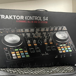 Traktor s4 mk2 / traktor pro4