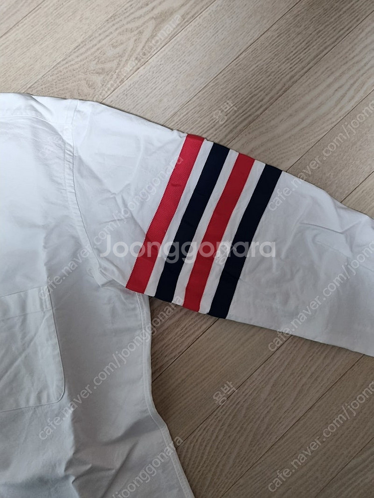 톰 브라운 사선완장 셔츠--2