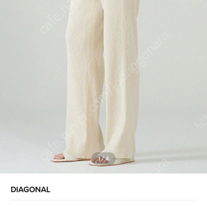 다이애그널 스웻팬츠 아이보리 새상품. diagonal BANDING CUT SWEATPANTS