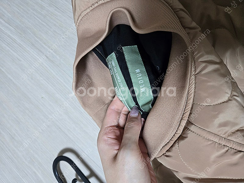 어스투 여성 빠방한 맨투맨 미디움--2